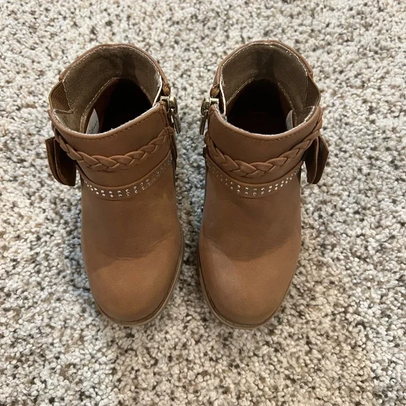 Toddler Girl Brown Ankle Boots - Picture 2 of 10